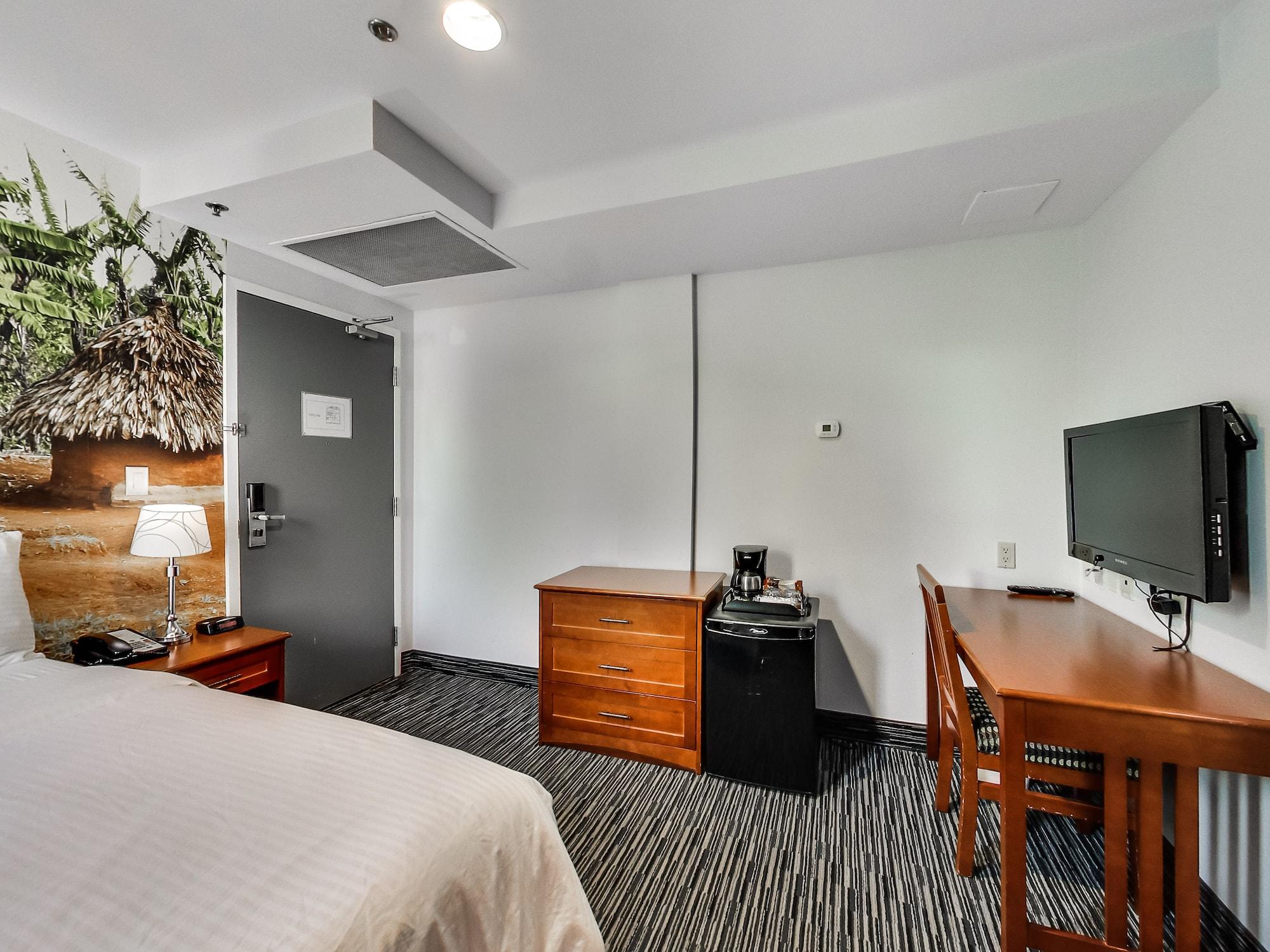 Isabella Hotel & Suites Торонто Экстерьер фото