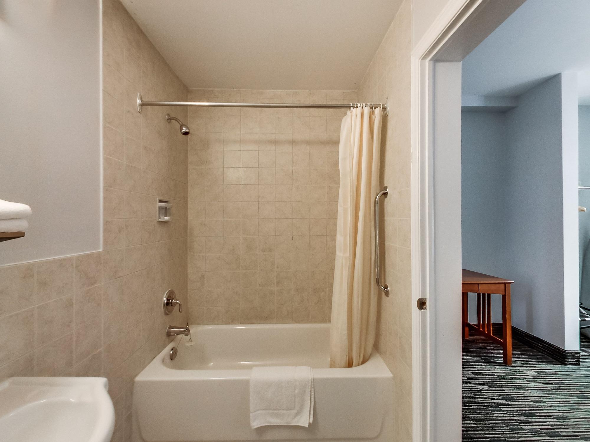 Isabella Hotel & Suites Торонто Экстерьер фото