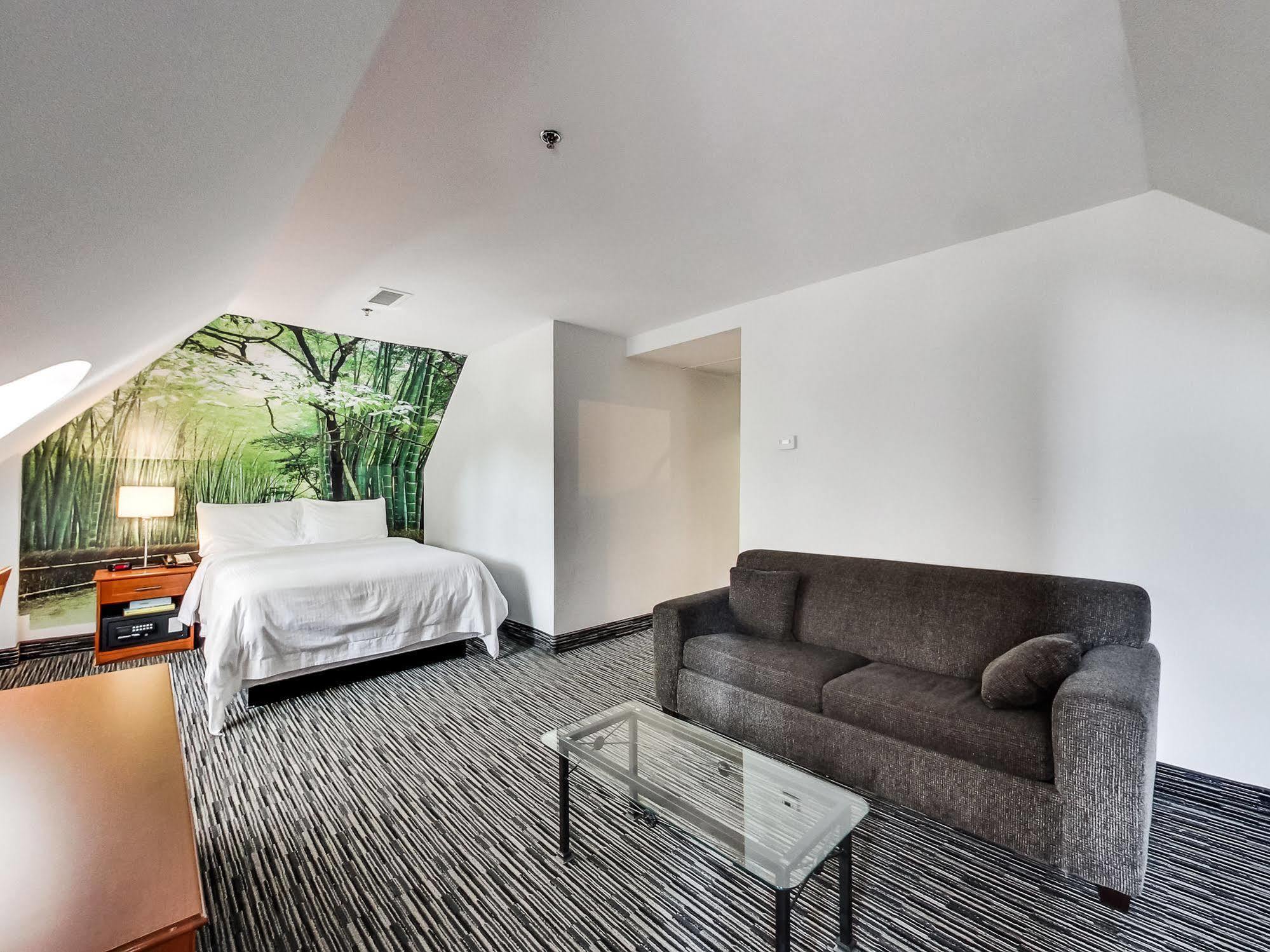 Isabella Hotel & Suites Торонто Экстерьер фото